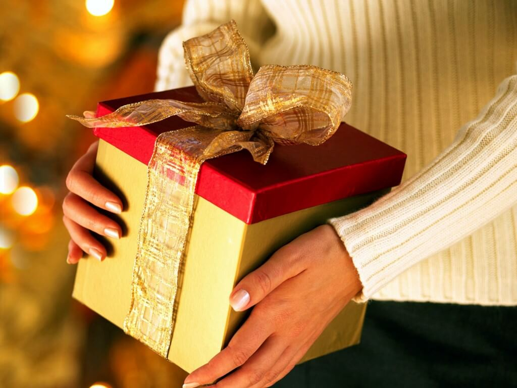 99 идей романтических подарков на 14 февраля + список подарков и советы