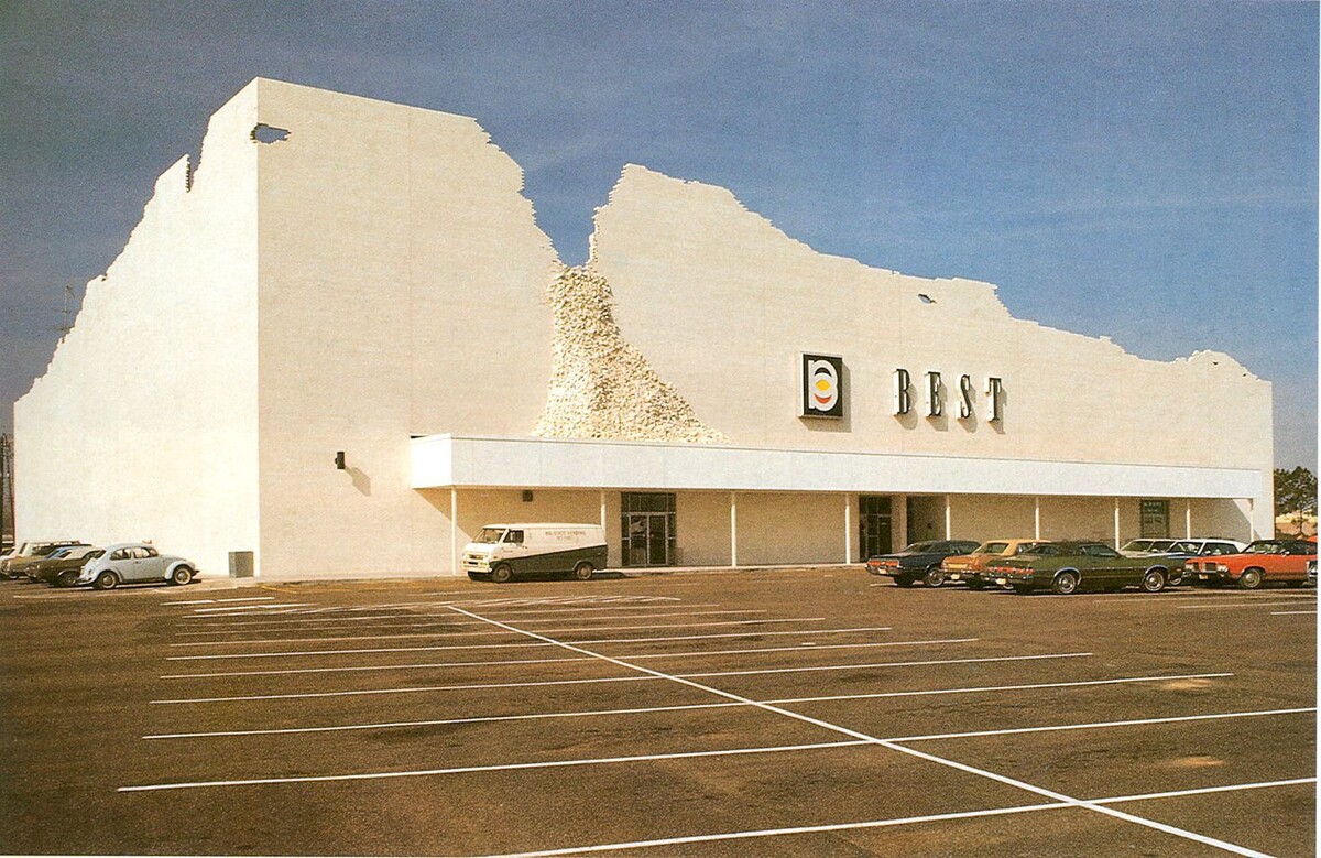 Indeterminate Façade