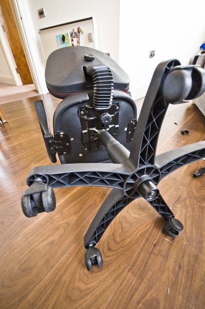 Как починить офисное кресло