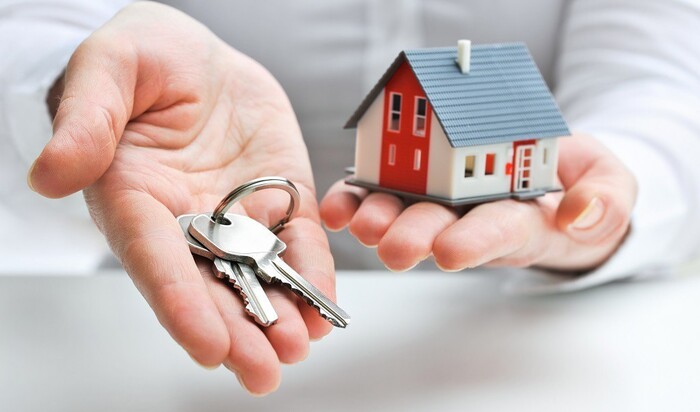 Какие документы необходимы для продажи квартиры и земельного участка?