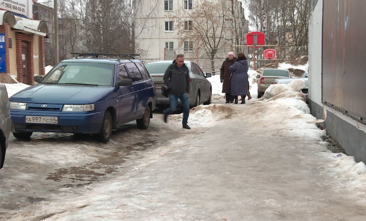 Жертв гололедицы всё больше: костромской травмпункт наводнили «падшие»  пациенты - МойДом