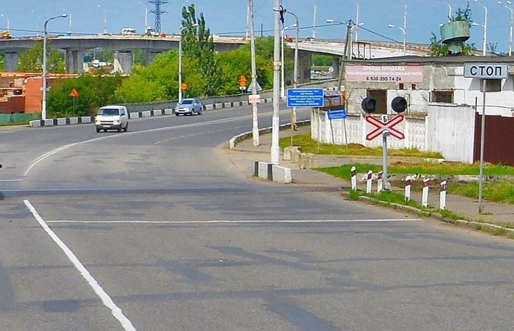 В Костроме на время ремонта будет закрыто движение через железнодорожный переезд по улице Островского