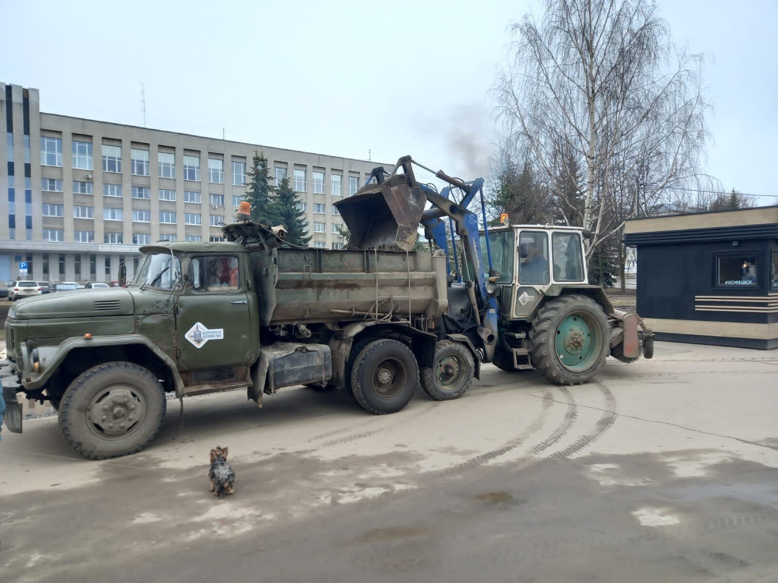 Дорожные и коммунальные службы Костромы очищают улицы и городские  территории от грязи и мусора - МойДом