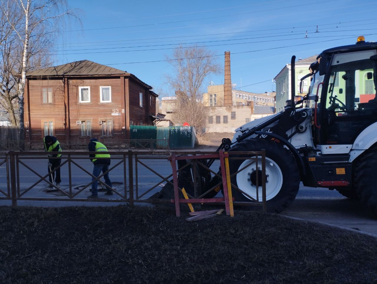 С улично-дорожной сети Костромы вывезено более тысячи тонн песка и мусора -  МойДом