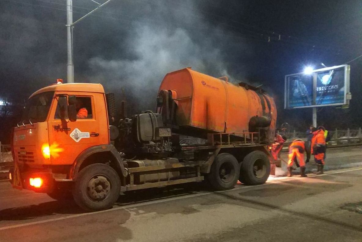 На ликвидацию дефектов дорожного покрытия в Костроме использовано более  1000 тонн литого асфальта - МойДом